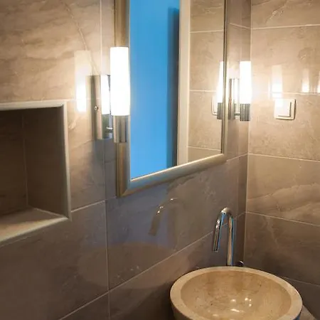 罗马公寓 科尔丘拉